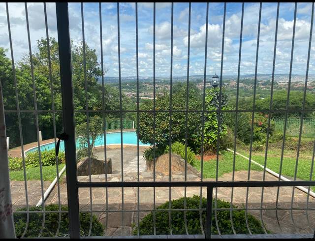 3 BEDROOM HOUSE TO LET IN CLARENDON